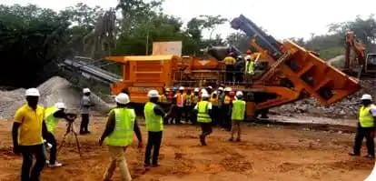 Spot Improvement and Re gravelling of Dogolia-MusaiaGbentu (27Km) Road. gallery photo 2